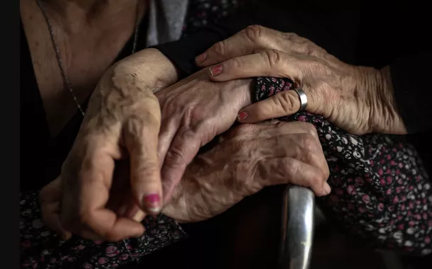 Idosos pasam fome na Argentina de Milei