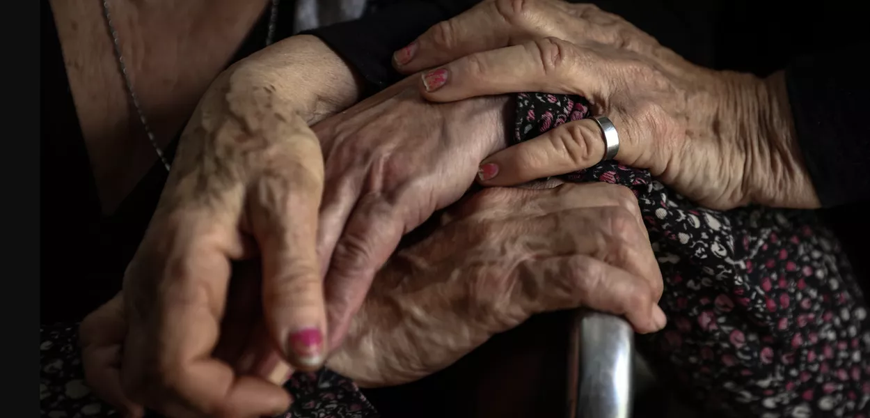 Idosos pasam fome na Argentina de Milei