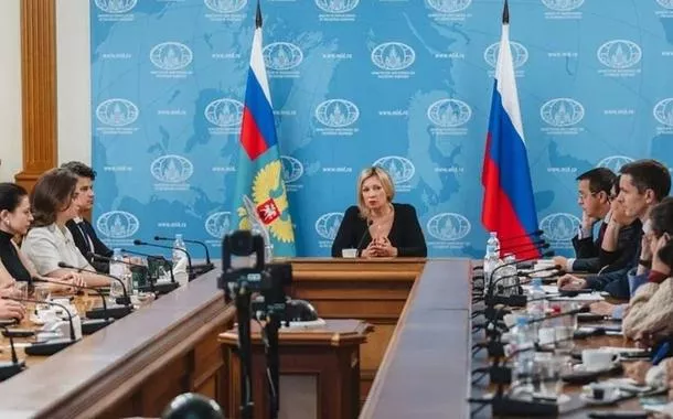 Maria Zakharova ao 247: Crimeia não é negociável, pois o povo clama por liberdade e anexação à Rússia