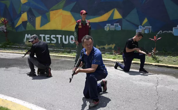 Venezuela conduz exercícios e entra em estado de prontidão para enfrentar EUA