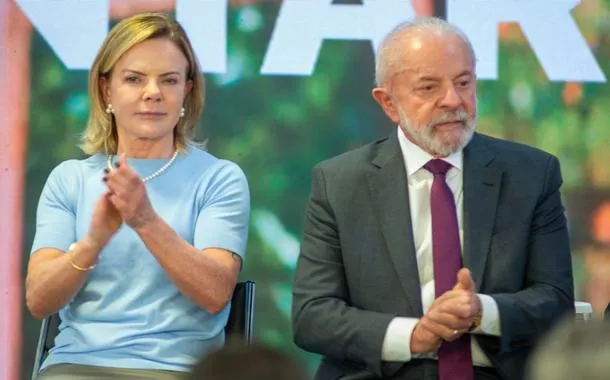 Ofensiva de Eduardo Bolsonaro fracassa e Trump percebe suas mentiras, diz Gleisi