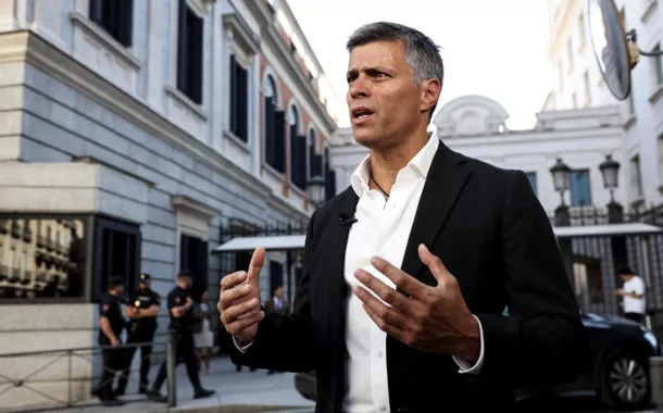 Maduro retira nacionalidade de opositor de ultradireita por incitar invasão