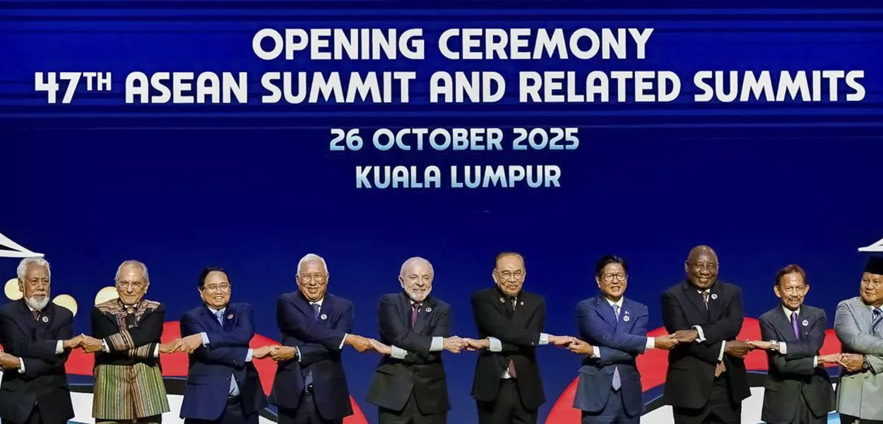 Lula participa da cúpula da ASEAN