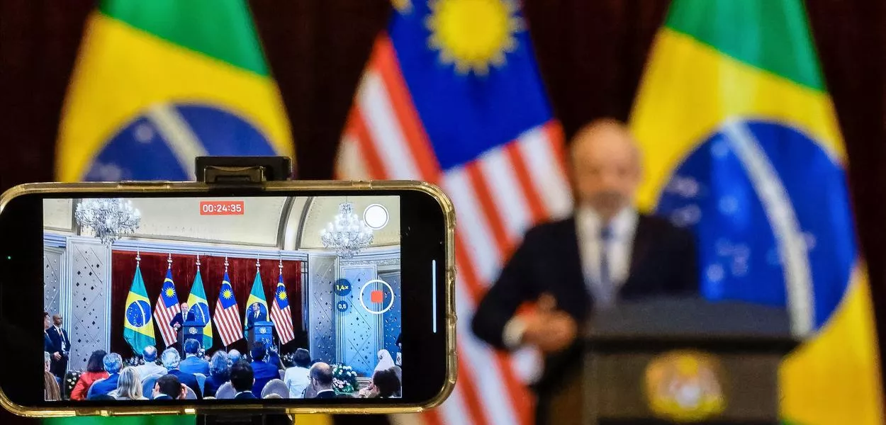 Presidente da República, Luiz Inácio Lula da Silva, durante declaração conjunta à imprensa, na Residência do Primeiro-Ministro da Malásia. Putrajaya (Malásia)

Foto: Ricardo Stuckert / PR
