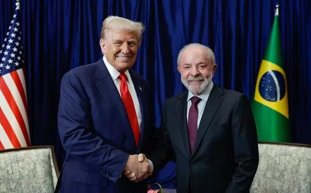 Presidentes Lula e Donald Trump durante a 47ª Cúpula da Associação de Nações do Sudeste Asiático - ASEAN em Kuala Lampur, Malásia.