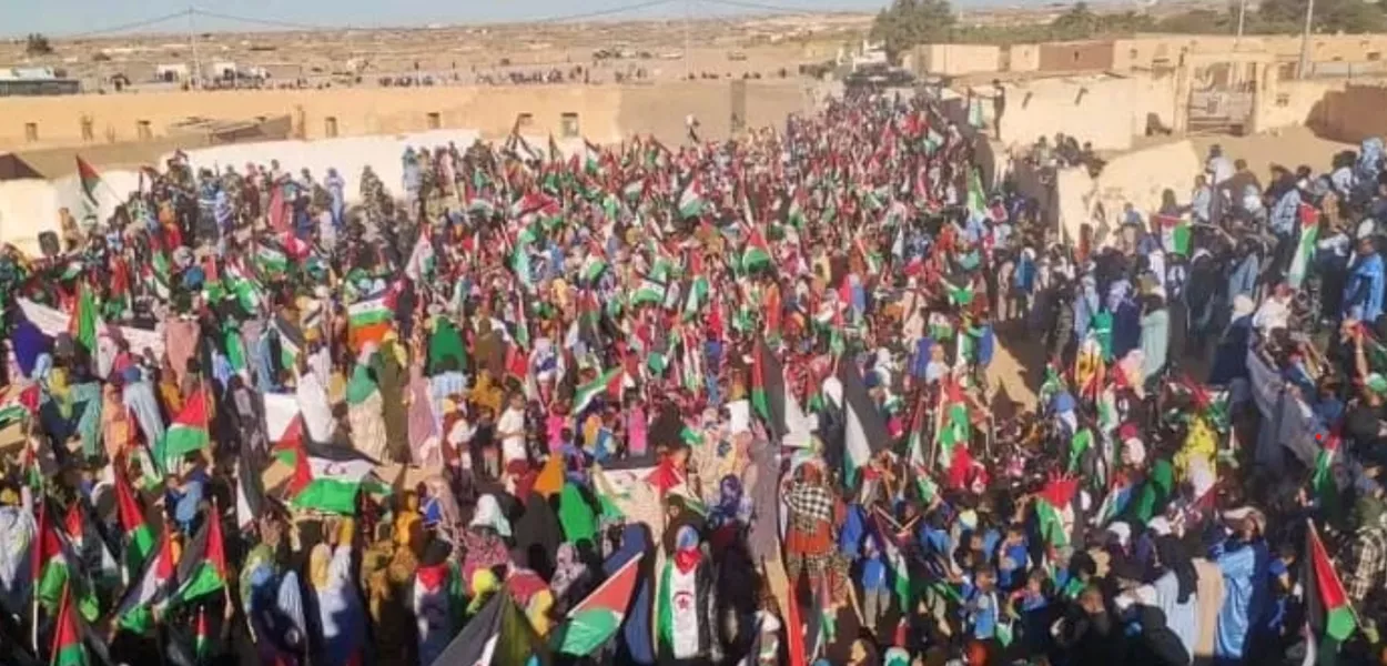 O povo saaraui em manifestação pela independência e autodeterminação (27/10/2025)