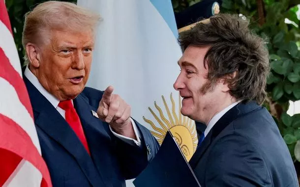 O presidente dos EUA, Donald Trump, recebe o presidente da Argentina, Javier Milei, na Casa Branca em Washington, DC, EUA, em 14 de outubro de 2025