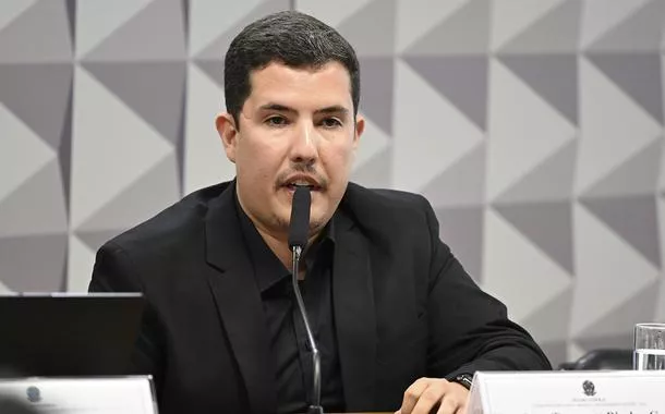 Parlamentares ficam frustrados com depoimento na CPMI do INSS