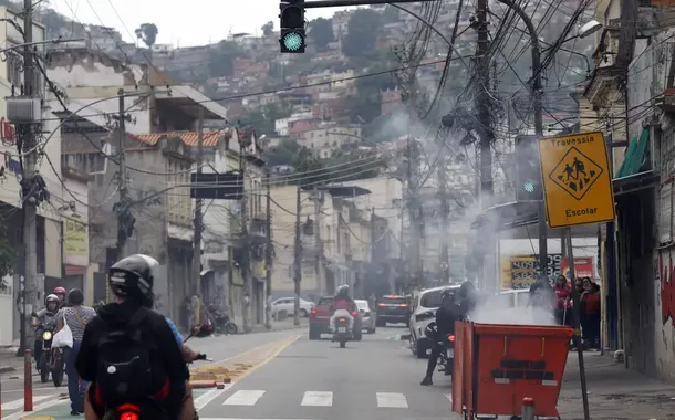 Governo vai enviar comitiva ao Rio após operação policial
