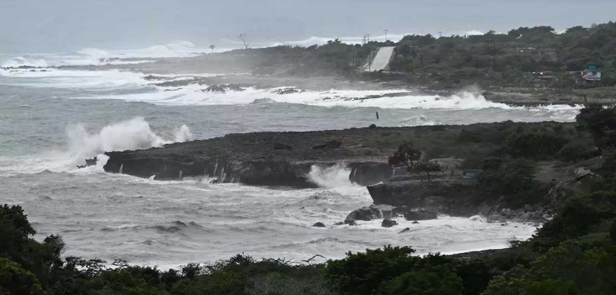 Ondas causadas pelo furacão Melissa em Cuba