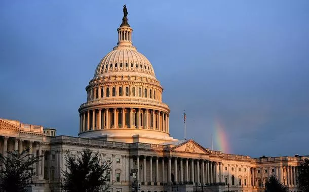 Senado dos EUA aprova texto contra tarifas de Trump ao Brasil, mas medida deve parar na Câmara