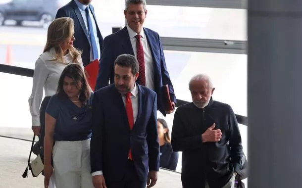 Boulos presta homenagem a todas as vítimas e diz que "o crime organizado não está no barraco" após chacina no Rio