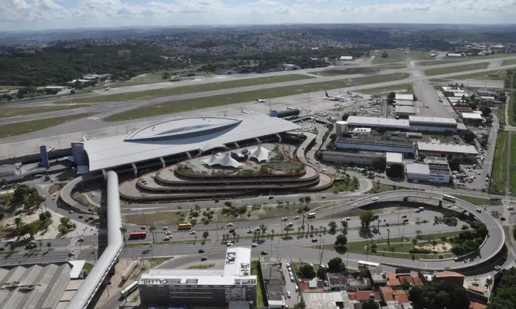 Ministério realiza leilão para concessões de 13 aeroportos