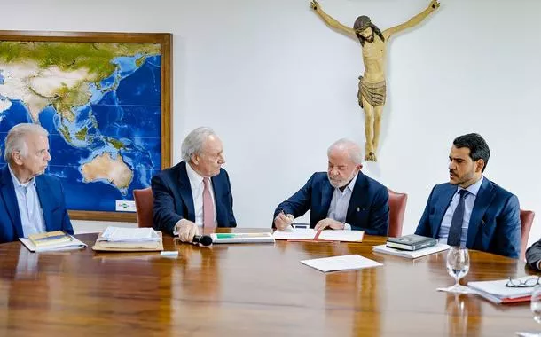 Lula envia ao Congresso projeto para endurecer combate a facções e pede união política