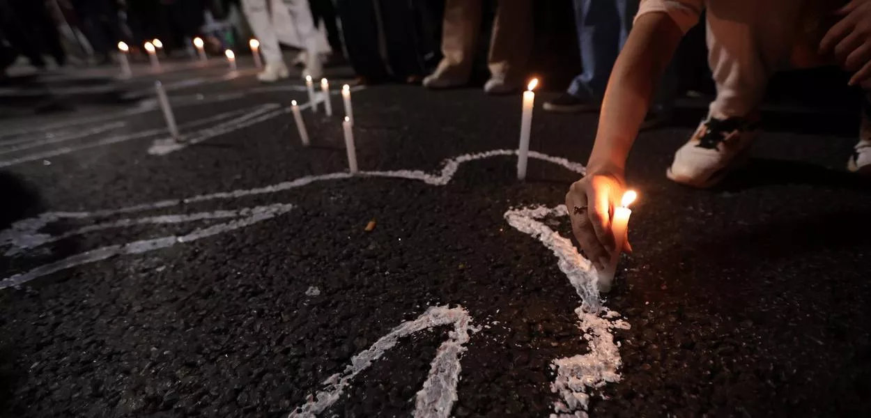 São Paulo (SP) - 31/10/2025 - Pessoas na Avenida Paulista durante manifestação contra chacina no Rio de Janeiro