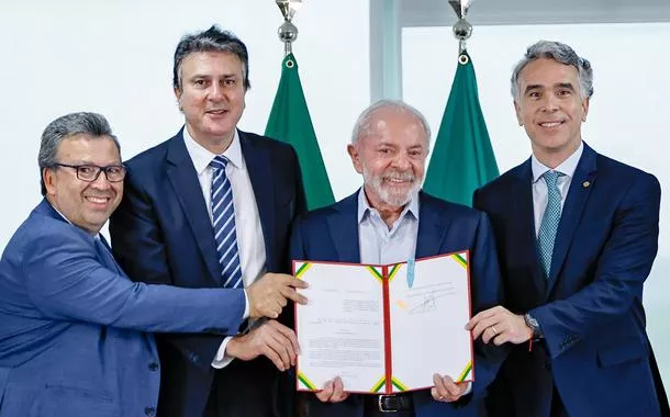 Presidente da República, Luiz Inácio Lula da Silva, durante sanção do Projeto de Lei Complementar nº 235, de 2019, que institui o Sistema Nacional de Educação – SNE. Palácio do Planalto – Brasília (DF)