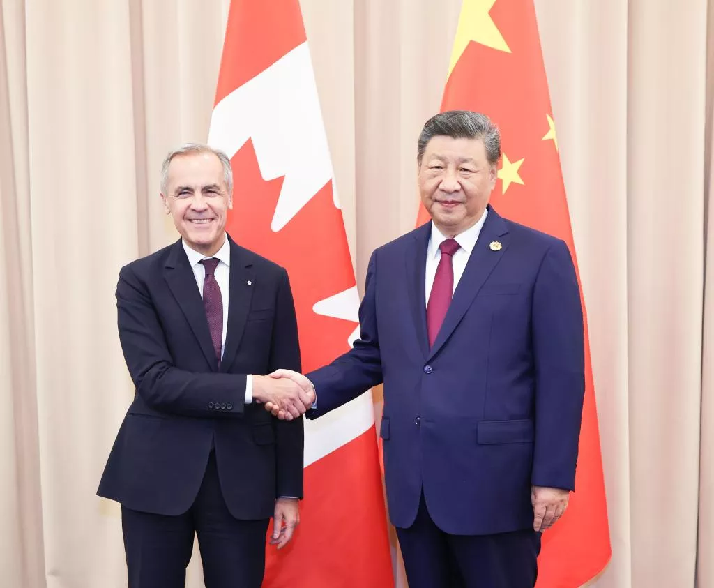 O presidente chinês, Xi Jinping, reúne-se com o primeiro-ministro canadense, Mark Carney, à margem da 32ª Reunião de Líderes Econômicos da APEC em Gyeongju, República da Coreia, em 31 de outubro de 2025.