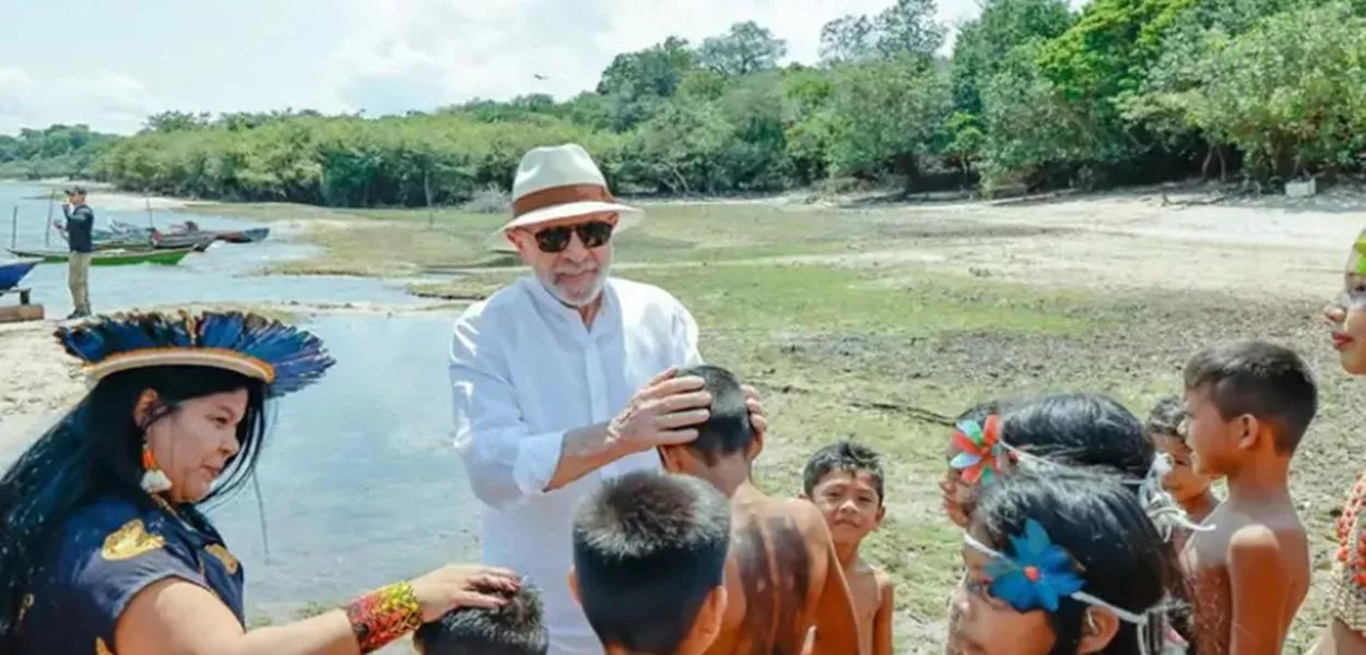 Lula foi recebido na aldeia pela cacique Irenilce Kumaruara, que anunciou uma demanda de rede elétrica para 4.338 famílias