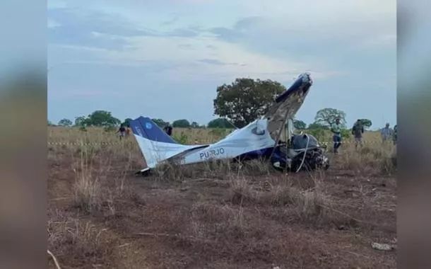 “Vai cair”: moradores em pânico gravam acidente com avião que matou duas pessoas