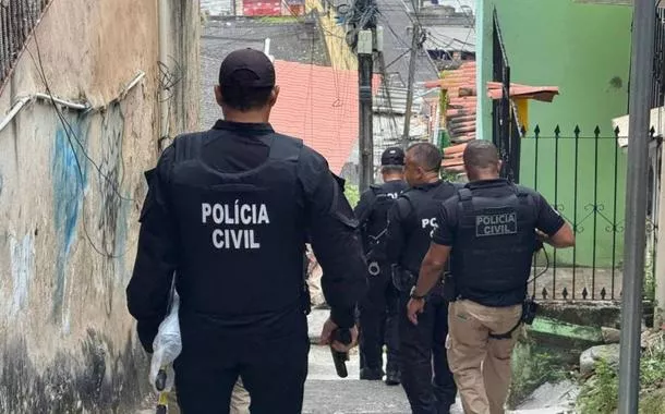 Em operação sem vítimas, polícia prende 35 do Comando Vermelho na Bahia