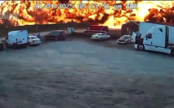 A aeronave, um modelo MD-11, seguia para Honolulu, no Havaí, em um voo de carga com duração prevista de oito horas e meia