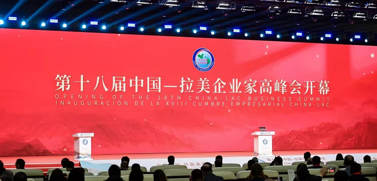 Líderes empresariais da China e da América Latina e Caribe estreitam laços em cúpula