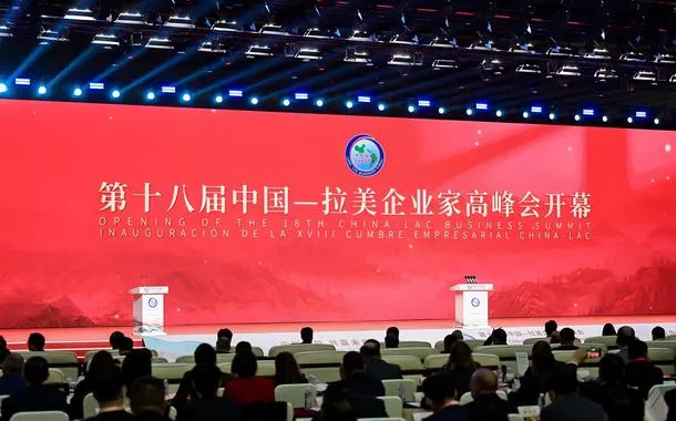 Líderes empresariais da China e da América Latina e Caribe estreitam laços em cúpula