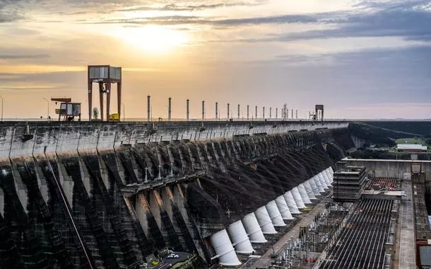 Itaipu terá tarifa mantida em 2026 enquanto Aneel aprova reajustes e renovações no setor elétrico