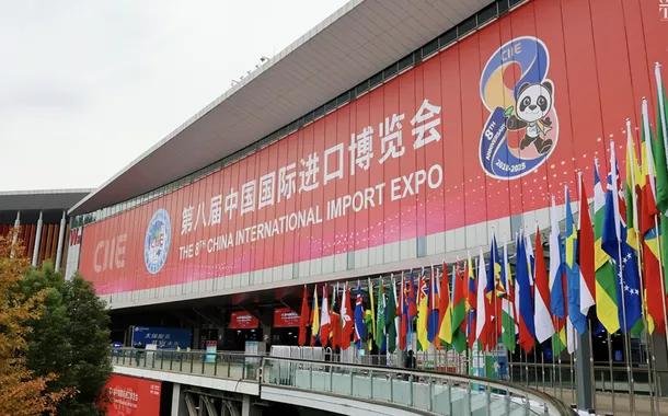 Feira Internacional em Xangai marca o compromisso da China com a globalização