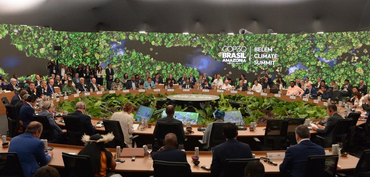 O Globo tentou enquadrar a Amazônia no Projac, mas Belém enquadrou o mundo