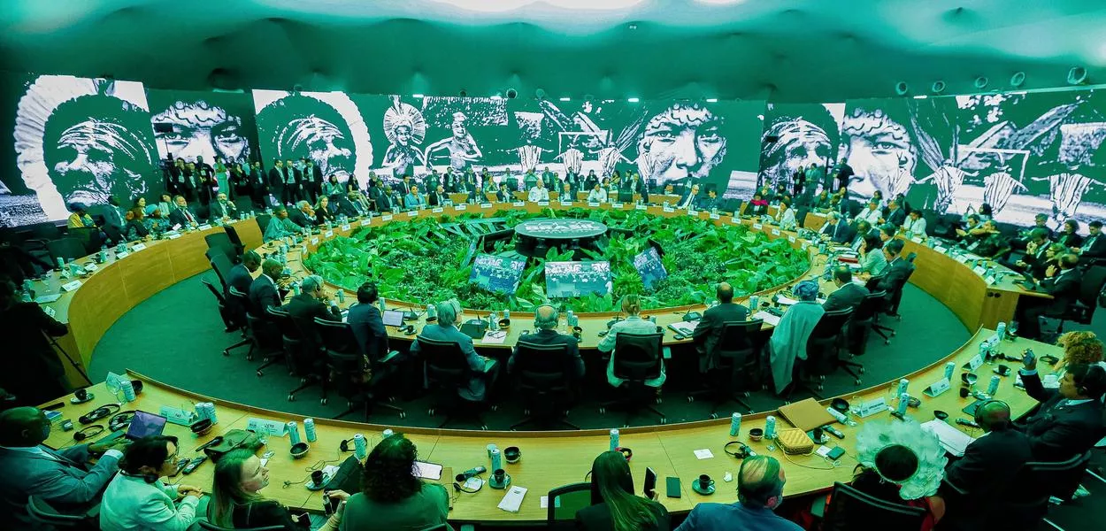 Primeira Sessão Temática da Mesa Redonda de Líderes: “Clima e Natureza: Florestas e Oceanos”, na COP30