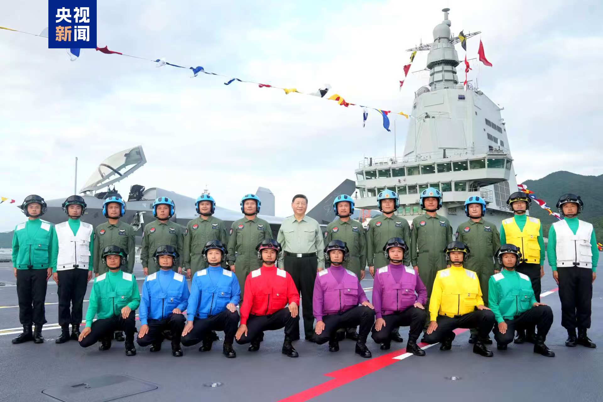 Xi Jinping prestigia da cerimônia de comissionamento do porta-aviões chinês Fujian