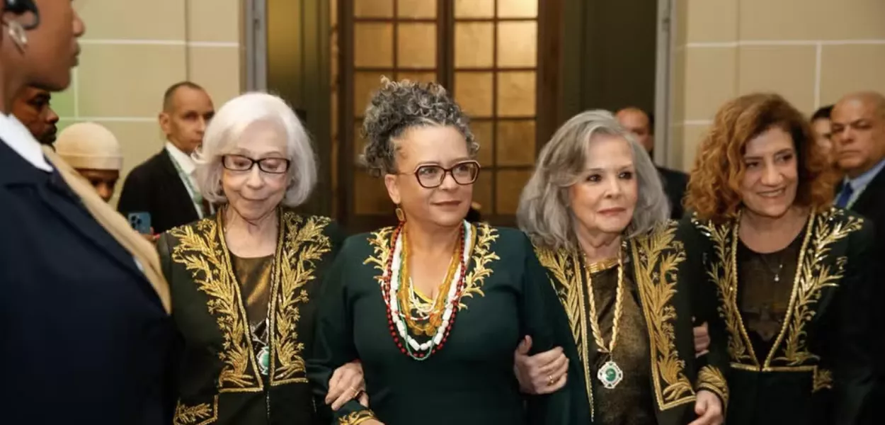 Escritora Ana Maria Gonçalves toma posse na ABL - 07/11/2025