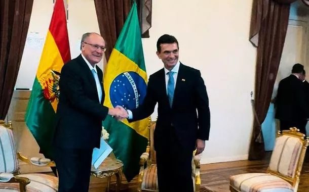 Na Bolívia, Alckmin saúda o novo presidente, Rodrigo Paz, e busca oportunidades estratégicas para o comércio