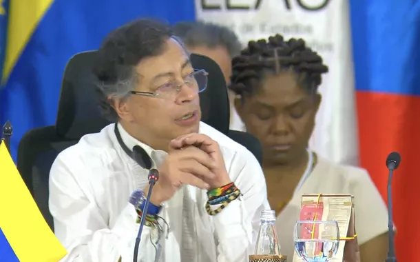 Petro sobe o tom contra os EUA e também a Europa na Cúpula CELAC-UE: "foi lá onde nasceram os nazis"