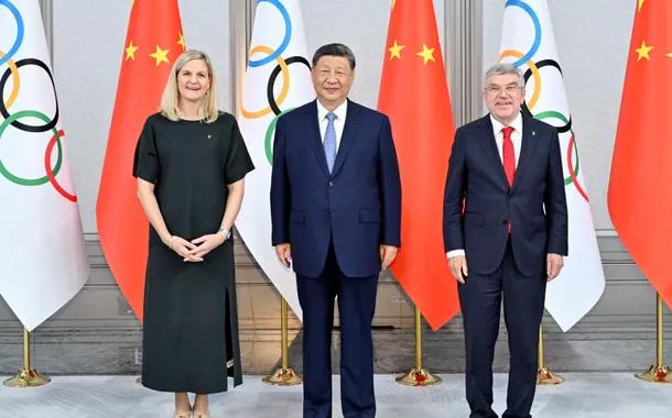Xi Jinping se reúne com dirigentes do COI na abertura dos Jogos Nacionais