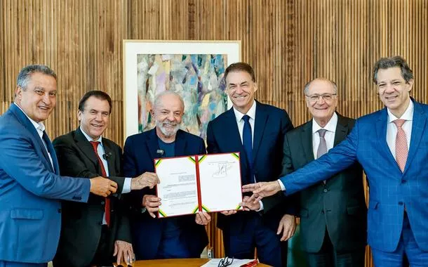 Lula anuncia o novo Programa de Alimentação do Trabalhador