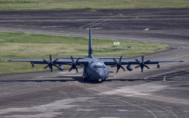 AC-130J Ghostrider na pista norte-americana reativada em Porto Rico