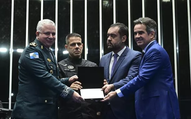 Congresso decide homenagear policiais mortos durante chacina no Rio