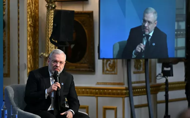 O Ministro da Energia da Ucrânia, German Galushchenko, participa de um painel de discussão na Cúpula sobre o Futuro da Segurança Energética, organizada pela Agência Internacional de Energia e pelo Governo do Reino Unido na Lancaster House, em Londres, Grã-Bretanha, em 24 de abril de 2025