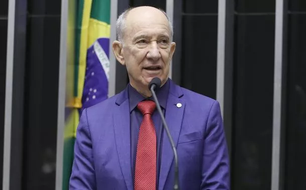 O deputado federal Rui Falcão (PT-SP) discursa no plenário da Câmara - 20/03/2024