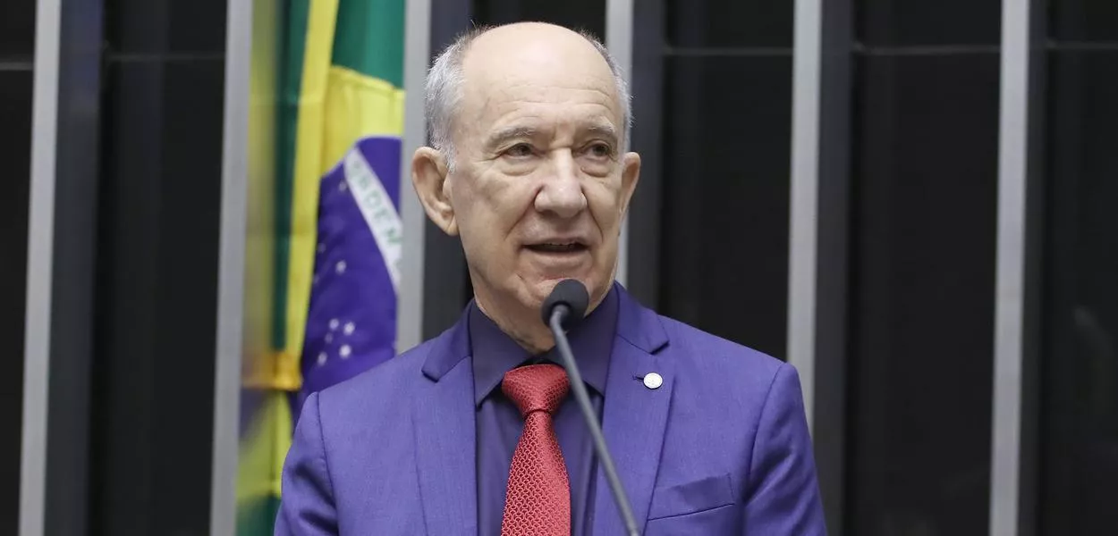 O deputado federal Rui Falcão (PT-SP) discursa no plenário da Câmara - 20/03/2024