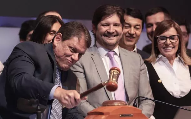 Governador Tarcísio de Freitas participa do leilão de sistema de travessias hídricas na B3