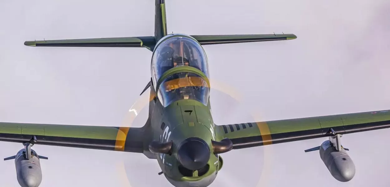 Caça A-29 - O Super Tucano da FAB