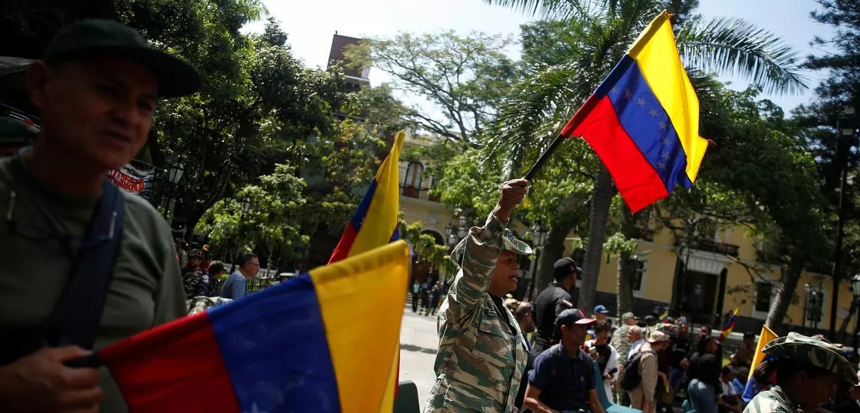 Venezuela realiza exercícios para treinar cidadãos em defesa nacional - 4/10/2025