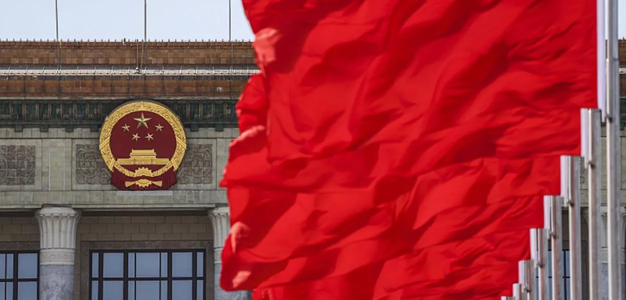 As iniciativas chinesas em política externa contribuem para a paz e o desenvolvimento