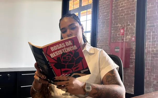 Livro Rosas da Resistência