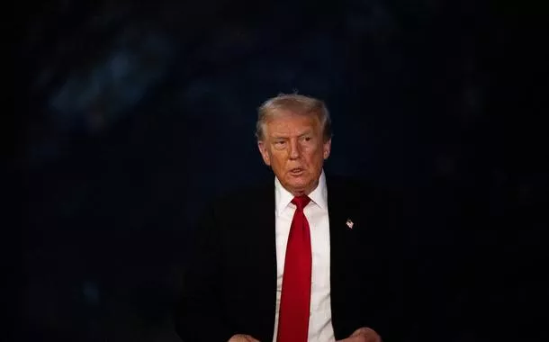 Trump ameaça invadir a Venezuela e diz que deixará conversa com Maduro para o futuro