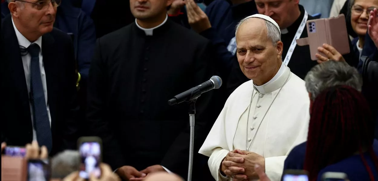 O papa Leão no Dia Mundial dos Pobres no Vaticano