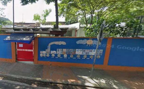 Fachada da Escola Municipal Antonio Bento